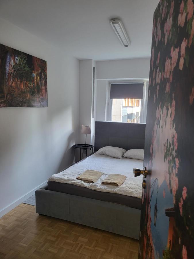 Studio Zelazna Rooms Near Old Town Varsó Kültér fotó